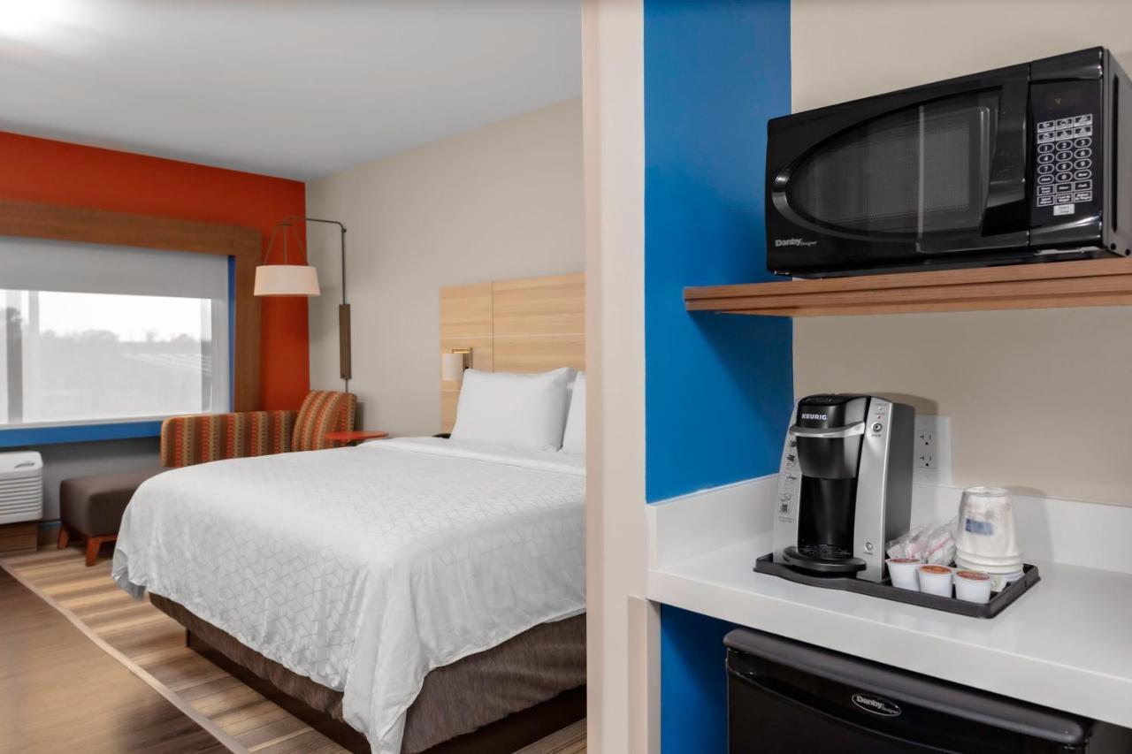 Holiday Inn Express & Suites Wilmington West - Medical Park By Ihg Kültér fotó